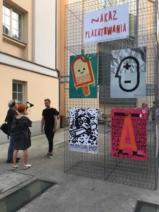 Ile kosztuje wydrukowanie plakatu w drukarni? Sprawdź ceny i porady Ile kosztuje wydrukowanie plakatu w drukarni? Sprawdź ceny i porady